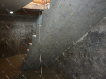 Готовая лестница в подвал