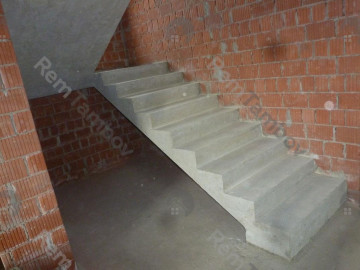 Готовая лестница с площадкой